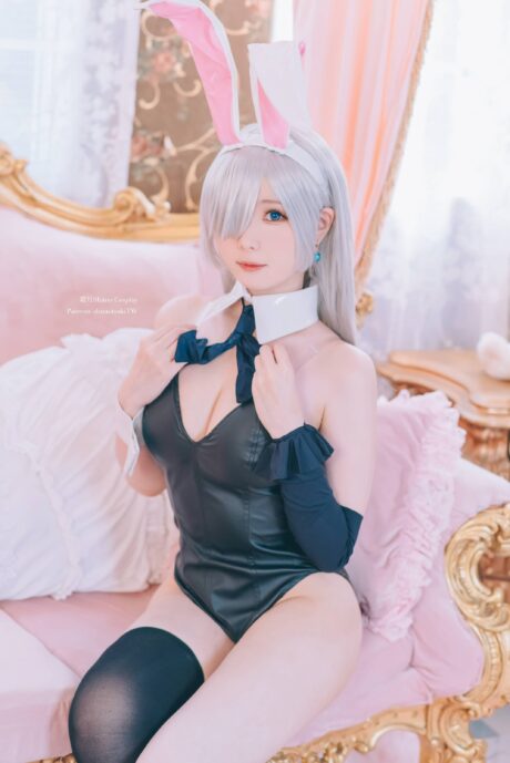 霜月shimoCOS兔女郎伊丽莎白，展现温柔与俏皮的完美融合