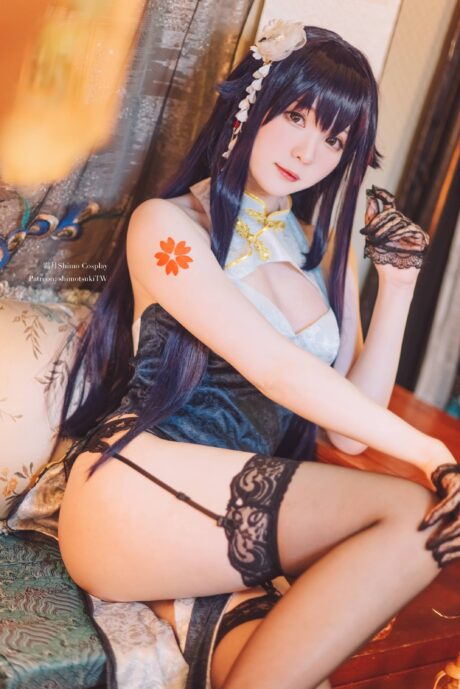 碧蓝航线霜月shimoCOS:演绎吾妻优雅与性感的完美融合 碧蓝航线霜月shimoCOS:演绎吾妻优雅与性感的完美融合