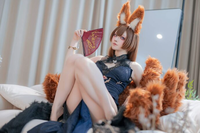 优雅与魅惑的双重奏:屿鱼YukakoCOS精彩演绎礼服版天城 优雅与魅惑的双重奏:屿鱼YukakoCOS精彩演绎礼服版天城