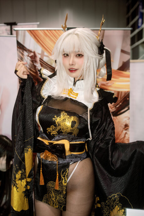 完美融合优雅与性感:葵Aoi胜利女神布兰儿COS惊艳全场 完美融合优雅与性感:葵Aoi胜利女神布兰儿COS惊艳全场