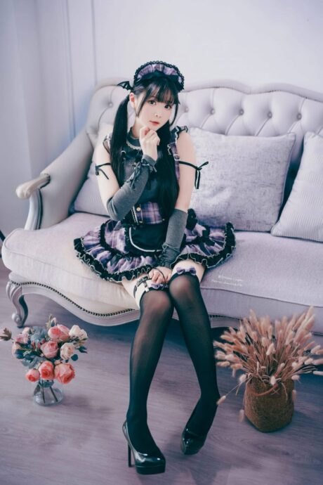 甜美与危险的邂逅:霜月shimo恶魔女仆COS诠释别样魅力 甜美与危险的邂逅:霜月shimo恶魔女仆COS诠释别样魅力