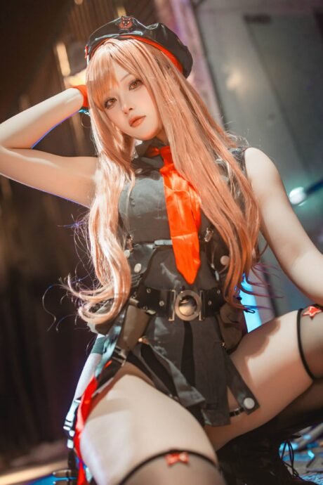 屿鱼Yukako拉毗COS:胜利女神妮姬战场上的冷艳女王登场! 屿鱼Yukako拉毗COS:胜利女神妮姬战场上的冷艳女王登场!