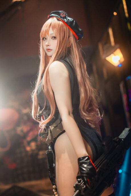 屿鱼Yukako拉毗COS:胜利女神妮姬战场上的冷艳女王登场! 屿鱼Yukako拉毗COS:胜利女神妮姬战场上的冷艳女王登场!