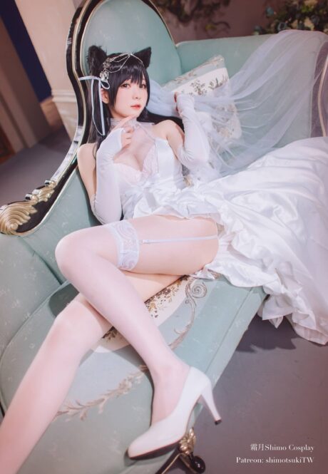 优雅与魅力的完美融合:霜月shimoCOS碧蓝航线爱宕花嫁版 优雅与魅力的完美融合:霜月shimoCOS碧蓝航线爱宕花嫁版