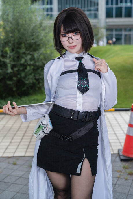 科研女神玛娜COS:山中おくら诠释知性与性感并存的魅力 科研女神玛娜COS:山中おくら诠释知性与性感并存的魅力