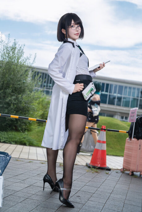 科研女神玛娜COS:山中おくら诠释知性与性感并存的魅力 科研女神玛娜COS:山中おくら诠释知性与性感并存的魅力