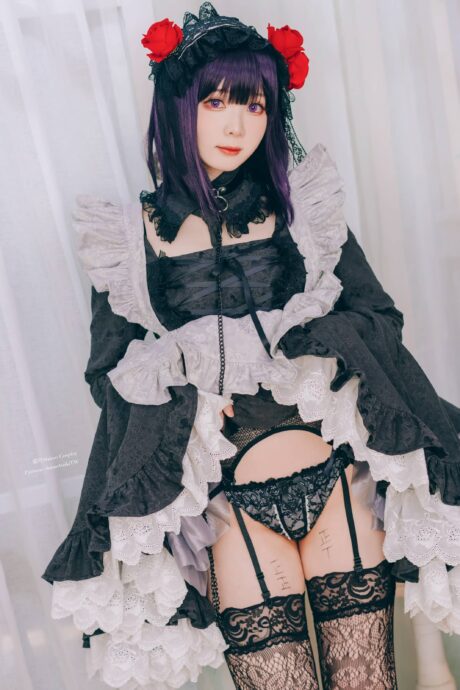 霜月shimo喜多川海梦COS：演绎更衣人偶黑江雫的深邃诱惑