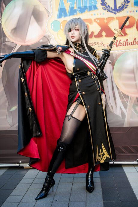 碧蓝航线8周年EXPO:Natsume枣糕弗里茨cos展现帝王气场 碧蓝航线8周年EXPO:Natsume枣糕弗里茨cos展现帝王气场