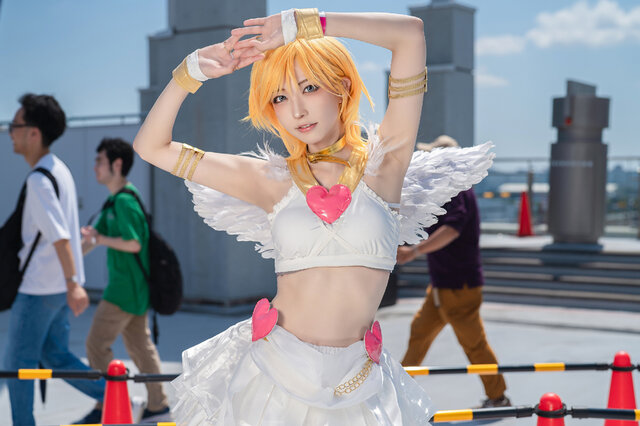 Comiket 106焦点:美里千明潘迪COS惊艳还原吊带袜天使 Comiket 106焦点:美里千明潘迪COS惊艳还原吊带袜天使