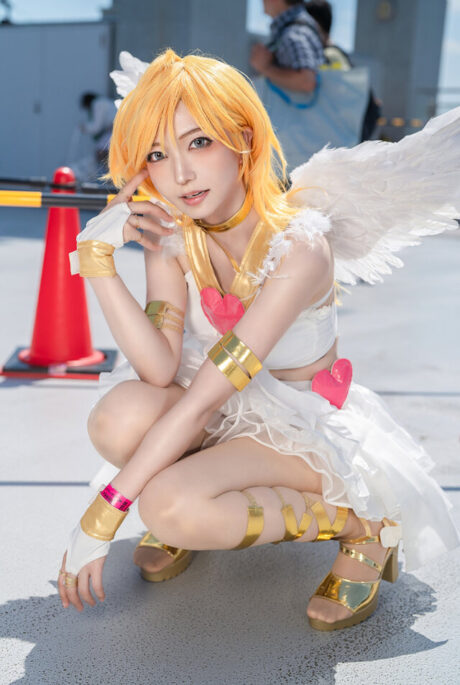 Comiket 106焦点:美里千明潘迪COS惊艳还原吊带袜天使 Comiket 106焦点:美里千明潘迪COS惊艳还原吊带袜天使