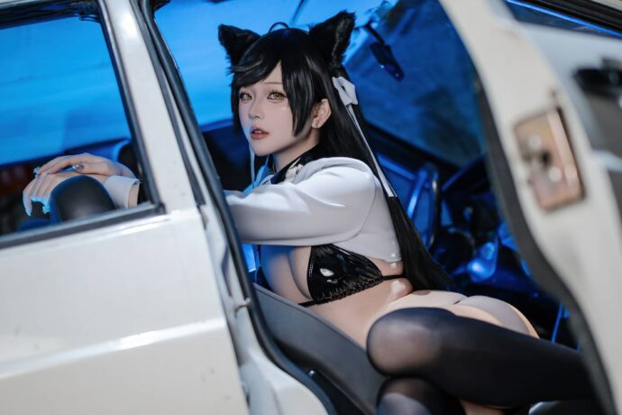 性感与速度的完美融合:屿鱼Yukako演绎碧蓝航线爱宕COS 性感与速度的完美融合:屿鱼Yukako演绎碧蓝航线爱宕COS