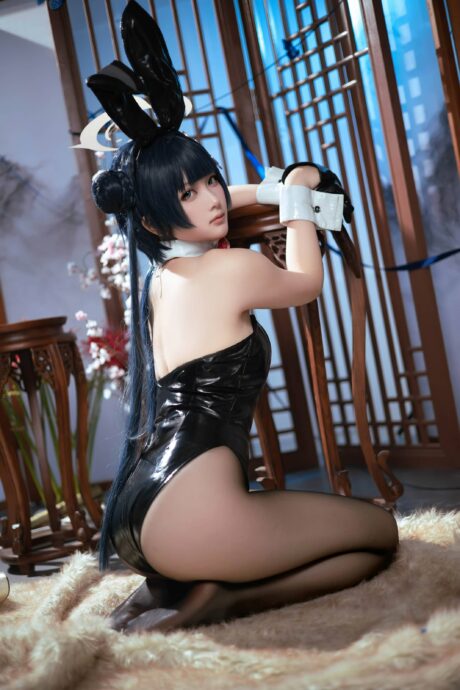 兔女郎版的神秘与高贵:屿鱼Yukako龙华妃咲COS惊艳亮相 兔女郎版的神秘与高贵:屿鱼Yukako龙华妃咲COS惊艳亮相