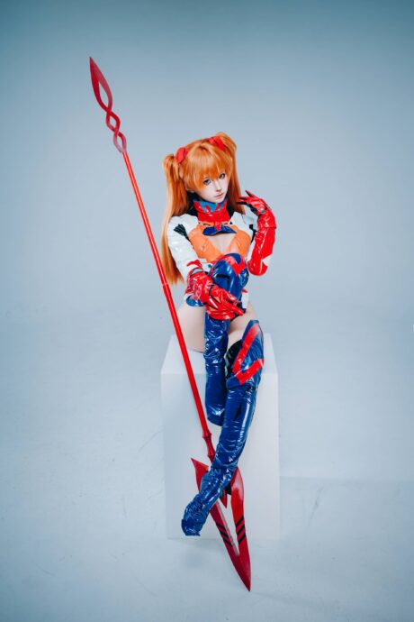 蠢沫沫明日香COS:展现EVA二号机战斗女王的英气与魅力 蠢沫沫明日香COS:展现EVA二号机战斗女王的英气与魅力