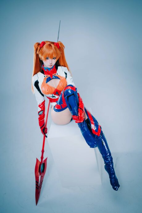 蠢沫沫明日香COS:展现EVA二号机战斗女王的英气与魅力 蠢沫沫明日香COS:展现EVA二号机战斗女王的英气与魅力