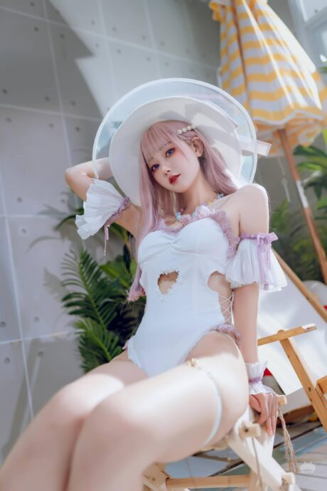 羽生三未泳装普利茅斯COS：夏日海风与皇家气质的完美融合