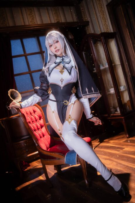 温柔与英气的完美结合：ElyEE子COS白银诺艾尔的骑士风范
