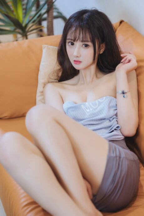 羽生三未吉他妹妹COS:演绎温柔与酷感并存的摇滚魅力 羽生三未吉他妹妹COS:演绎温柔与酷感并存的摇滚魅力