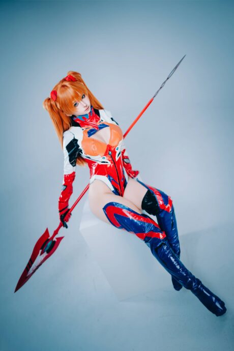 蠢沫沫明日香COS:展现EVA二号机战斗女王的英气与魅力 蠢沫沫明日香COS:展现EVA二号机战斗女王的英气与魅力