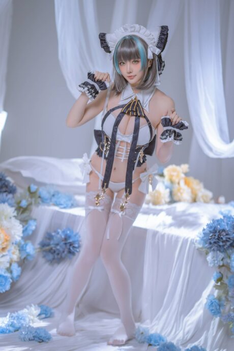 星之迟迟柴郡COS:精致细腻的成熟魅力与俏皮气质完美融合 星之迟迟柴郡COS:精致细腻的成熟魅力与俏皮气质完美融合