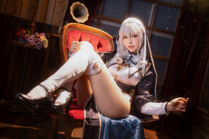 温柔与英气的完美结合:ElyEE子COS白银诺艾尔的骑士风范 温柔与英气的完美结合:ElyEE子COS白银诺艾尔的骑士风范