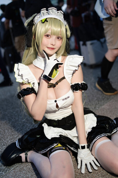 Suzura铃木FF45惊艳亮相:演绎妮姬索达cos女仆装治愈全场 Suzura铃木FF45惊艳亮相:演绎妮姬索达cos女仆装治愈全场