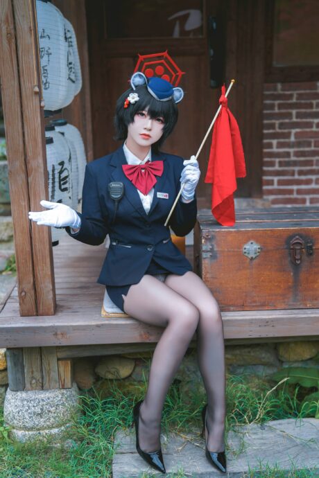 从困倦到魅力四射：BANBANKO半半子的导游版春日椿COS