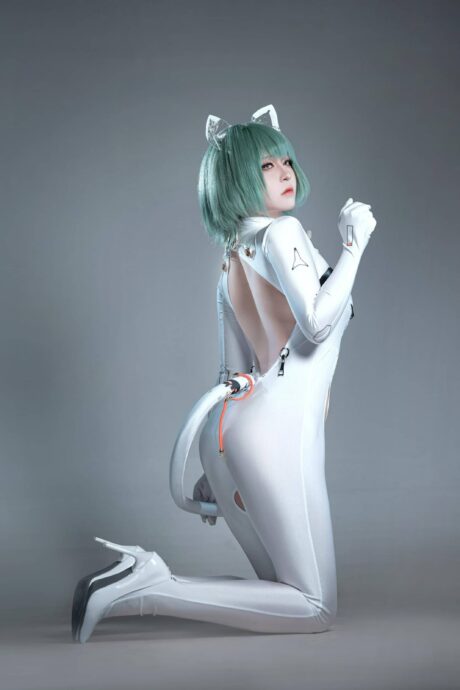 半半子碧蓝航线纳希莫夫COS:冷酷与魅力并存的指挥官再现 半半子碧蓝航线纳希莫夫COS:冷酷与魅力并存的指挥官再现