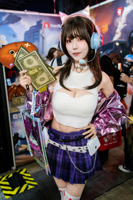 从硬核到治愈:ElyEE子以萌系风格cos成东京电玩展TGS焦点 从硬核到治愈:ElyEE子以萌系风格cos成东京电玩展TGS焦点
