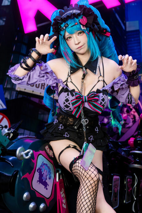 千葉球球莫利哀COS:性感与魅力爆棚,东京电玩展震撼全场 千葉球球莫利哀COS:性感与魅力爆棚,东京电玩展震撼全场