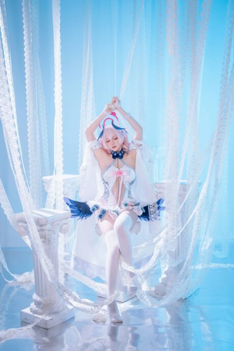 反差感的完美体现:星之迟迟高还原度COS下江小春之魅力 反差感的完美体现:星之迟迟高还原度COS下江小春之魅力