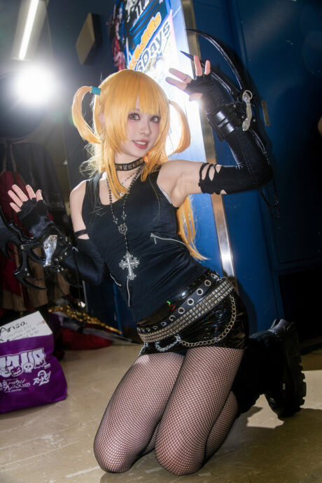 渔网袜与金色双马尾的魅力:ARISA死亡笔记弥海砂COS解析 渔网袜与金色双马尾的魅力:ARISA死亡笔记弥海砂COS解析