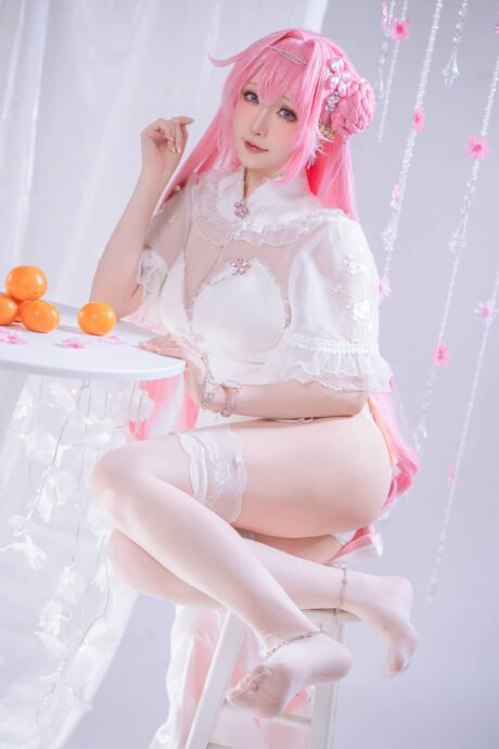 在温柔中暗潮汹涌：星之迟迟桃乐丝cos内心世界与外在魅力