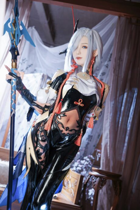 仙气缭绕与东方幻想：封疆疆vCOS演绎原神申鹤的至臻风采