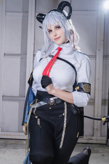 力量与魅力：Netochka鸣潮赞妮COS在池袋万圣节掀起热潮