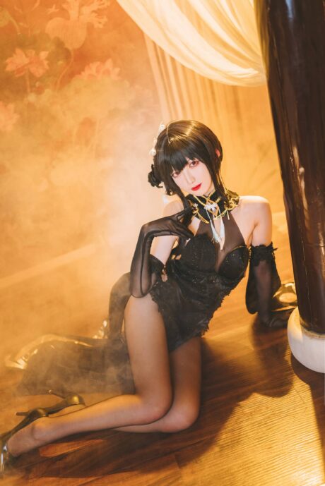 封疆疆v镇海旗袍COS:碧蓝航线舰娘的东方韵味与性感魅力 封疆疆v镇海旗袍COS:碧蓝航线舰娘的东方韵味与性感魅力