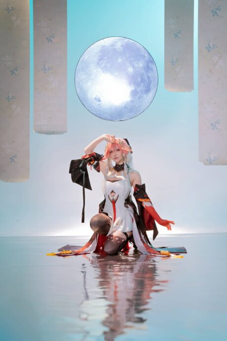 星之迟迟长离COS:在红黑渐变中传递策略与力量的双重美丽 星之迟迟长离COS:在红黑渐变中传递策略与力量的双重美丽