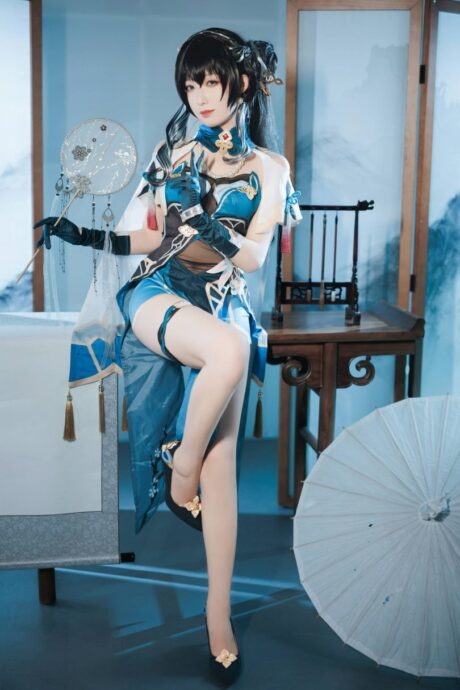 优雅与智慧的交汇：封疆疆v阮梅COS重现星穹铁道学者气质