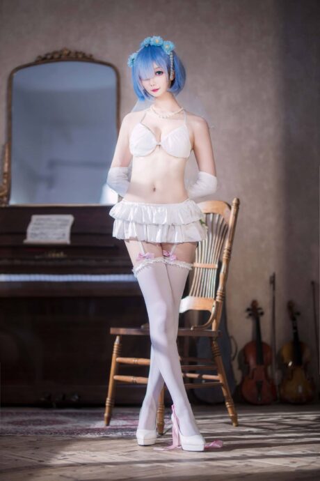 细腻与优雅的结合:封疆疆v精心再现花嫁版本雷姆COS之美 细腻与优雅的结合:封疆疆v精心再现花嫁版本雷姆COS之美