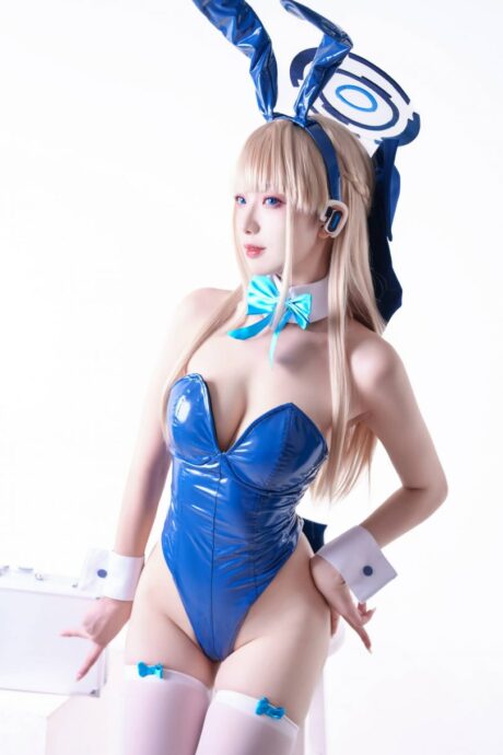 聚光灯下的未来魅力:封疆疆vCOS惊艳演绎兔女郎飞鸟马时 聚光灯下的未来魅力:封疆疆vCOS惊艳演绎兔女郎飞鸟马时