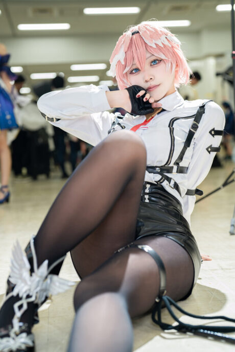 池袋万圣Cosplay节：青野悠悠鹰岭露依cos跨越时空偶像魅力