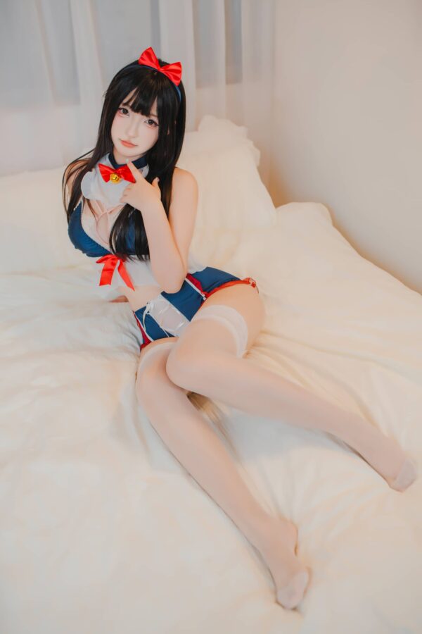 红色蝴蝶结与白丝延展:神楽坂真冬白丝猫娘COS氛围感拆解 红色蝴蝶结与白丝延展:神楽坂真冬白丝猫娘COS氛围感拆解