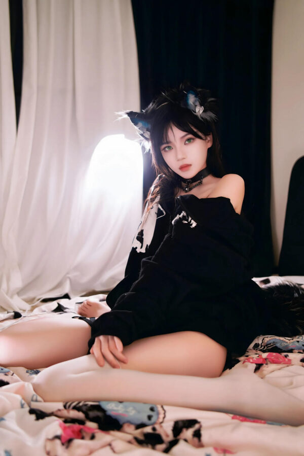 柔软栖息感的视觉表达：桜桃喵缅因猫猫COS演绎可爱与成熟