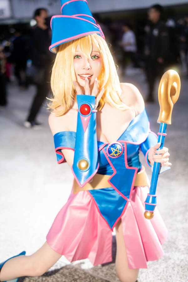 当魔法与笑容同框：餓小璇miuCOS游戏王黑魔导女孩的魅力