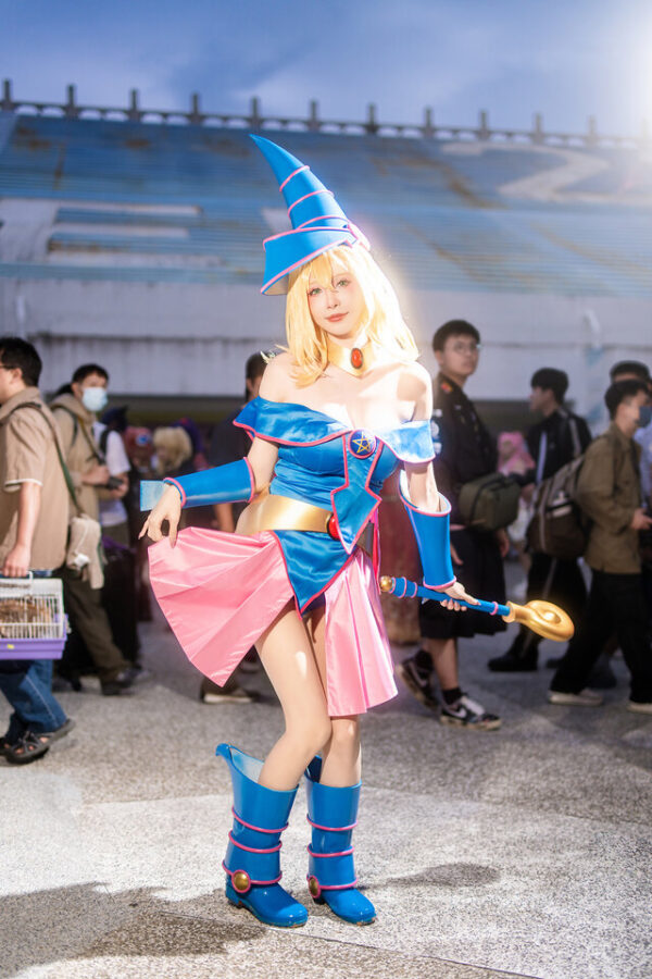 当魔法与笑容同框：餓小璇miuCOS游戏王黑魔导女孩的魅力