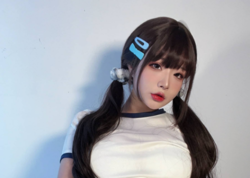 元气上线！yuuhui玉汇体操学妹COS诠释青春活力与健康线条