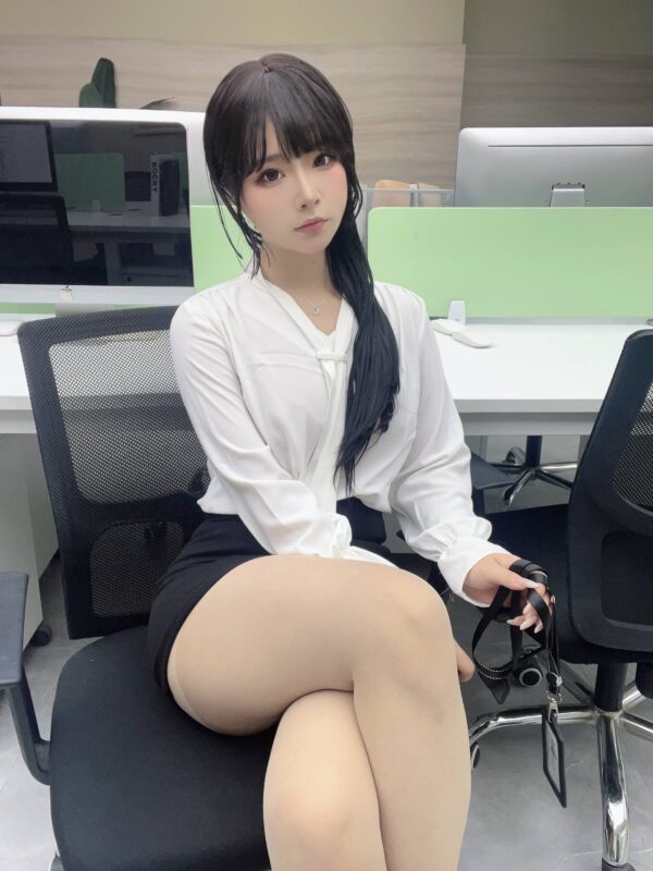 职场中的温柔力量:yuuhui玉汇完美展现秘书角色的多面魅力 职场中的温柔力量:yuuhui玉汇完美展现秘书角色的多面魅力