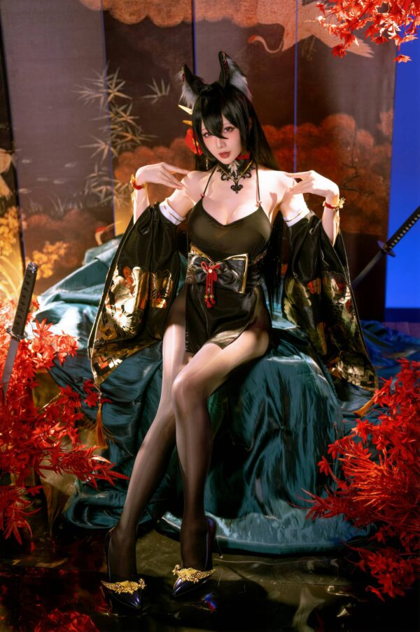 碧蓝航线星之迟迟COS：将旗袍近江的优雅与魅力完美结合