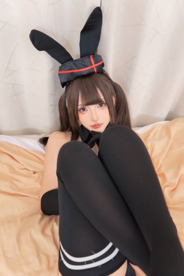 当兔耳遇上护士天使：神楽坂真冬COS黑兔护士的神秘魅力