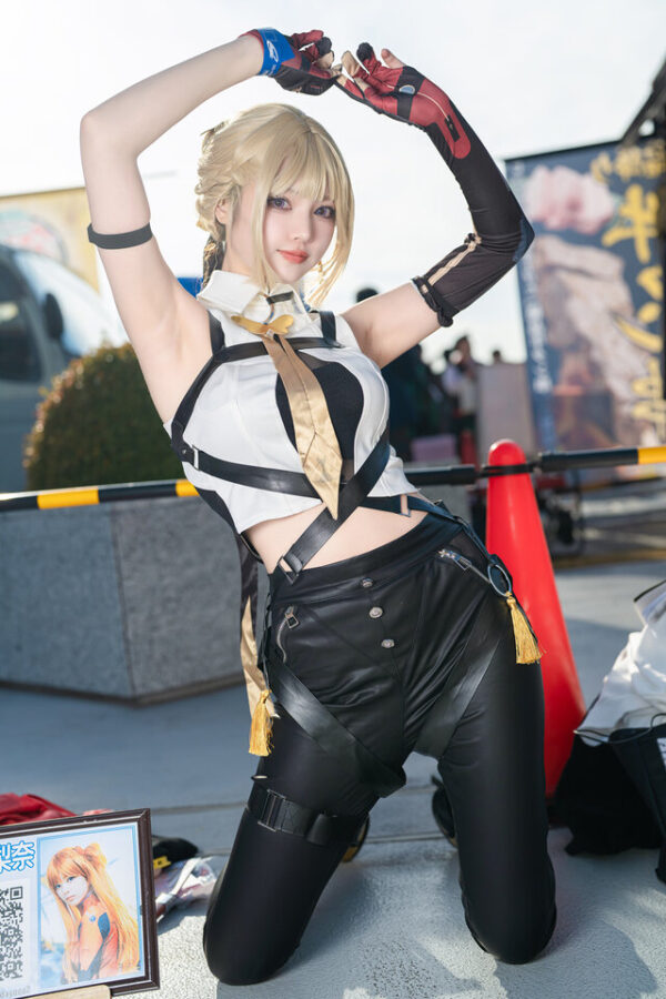 Comic Market现场直击：高島江梨奈伊芙琳cos为何惊艳全场