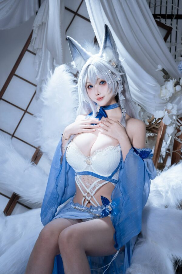 rioko凉凉子圣诞女孩COS:轻熟节日魅力与视觉张力完美呈现 rioko凉凉子圣诞女孩COS:轻熟节日魅力与视觉张力完美呈现